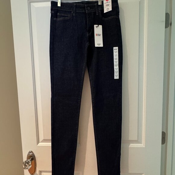 Women's NWT UNIQLO Dark Wash Straight Leg Ulta Stretch Skinny Jeans Small 27X33 - Picture 2 of 7